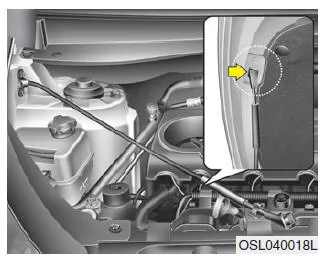 Kia Sportage. Motorhaube öffnen