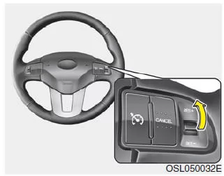 Kia Sportage. Eingestellte Tempomat- Geschwindigkeit über 40 km/h wieder aufnehmen