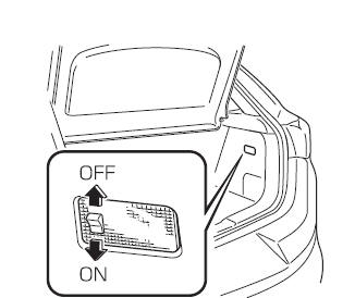 Mazda CX-3. Gepäckraumleuchten