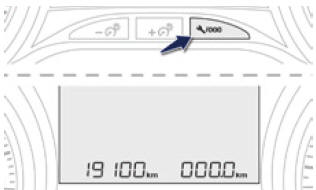 Peugeot 2008. Rückstellung des Tageskilometerzählers auf null