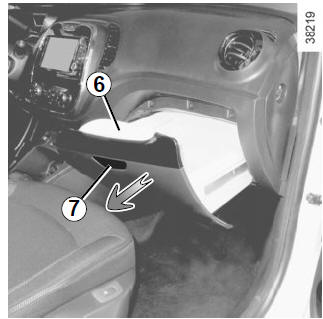 Renault Captur. Schubfach Beifahrerseite