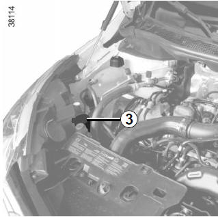 Renault Captur. Behälter der Scheibenwaschanlage